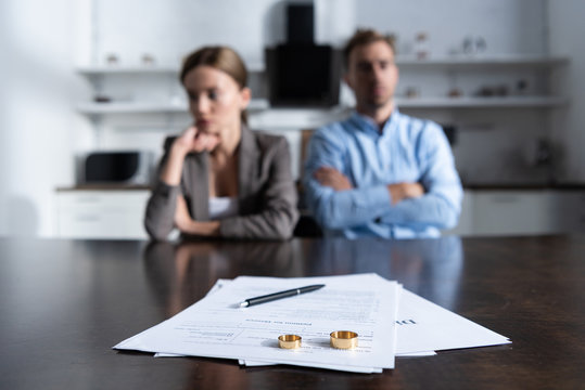 Divorce papers and the calendar that sets the appraisal effective date